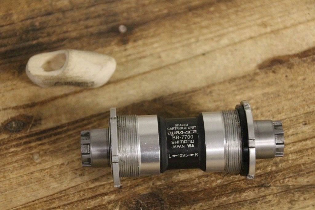 Shimano trapas BB-7700 / bsa / 109,5 mm / Dura-Ace racefiets, Gebruikt, Mj, Overige typen, Ophalen of Verzenden