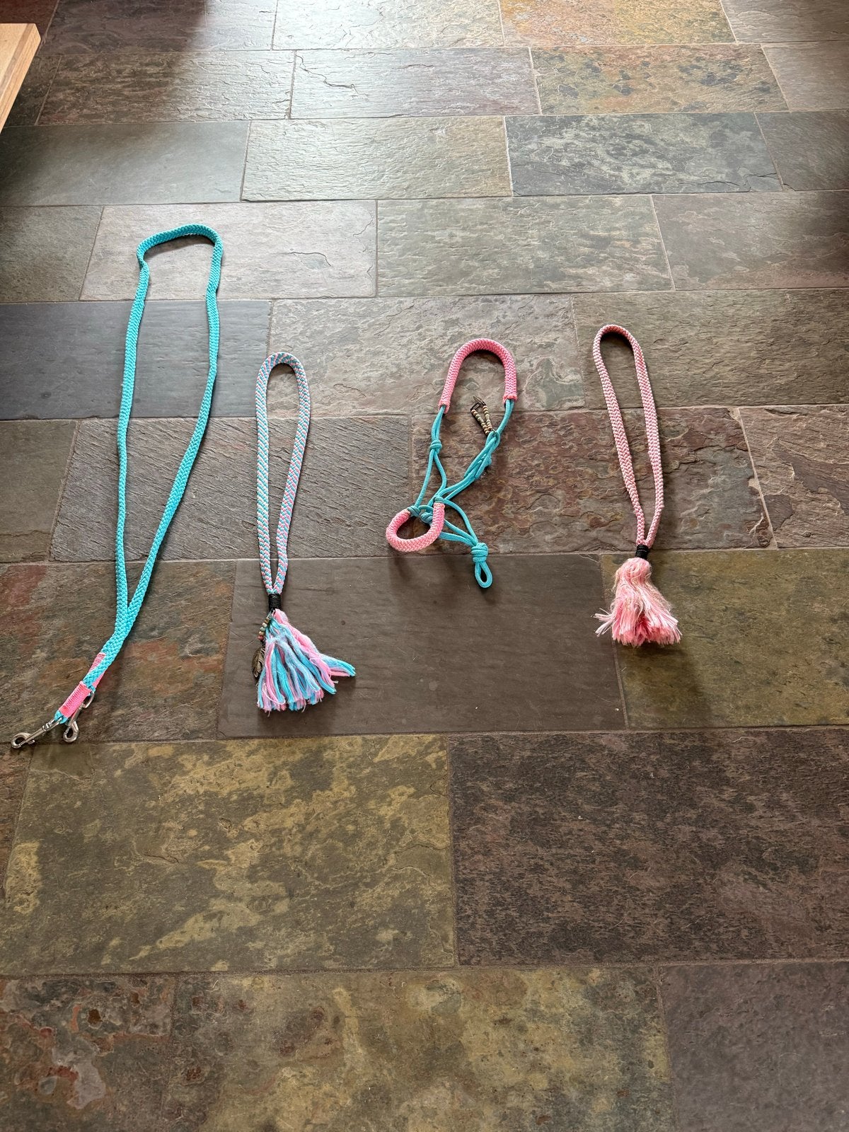 Mooi set touwhalster, teugel en neckrope, Dieren en Toebehoren, Ophalen of Verzenden, Zo goed als nieuw