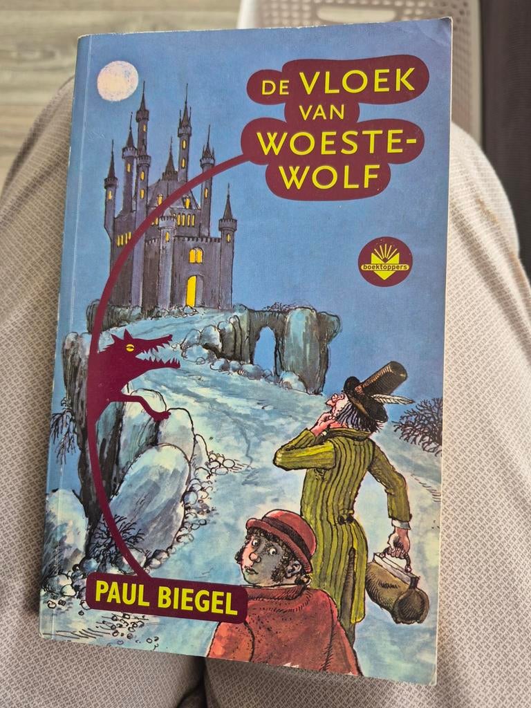 De Vloek van Woestewolf - Paul Biegel (Boektoppers), Ophalen of Verzenden, Gelezen, Paul Biegel, Fictie algemeen