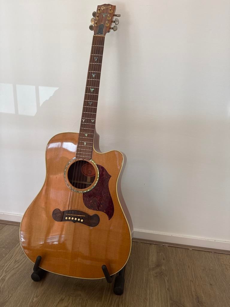 Gibson akoestische gitaar met cutaway, Ophalen of Verzenden, Zo goed als nieuw, Western- of Steelstringgitaar, Met koffer