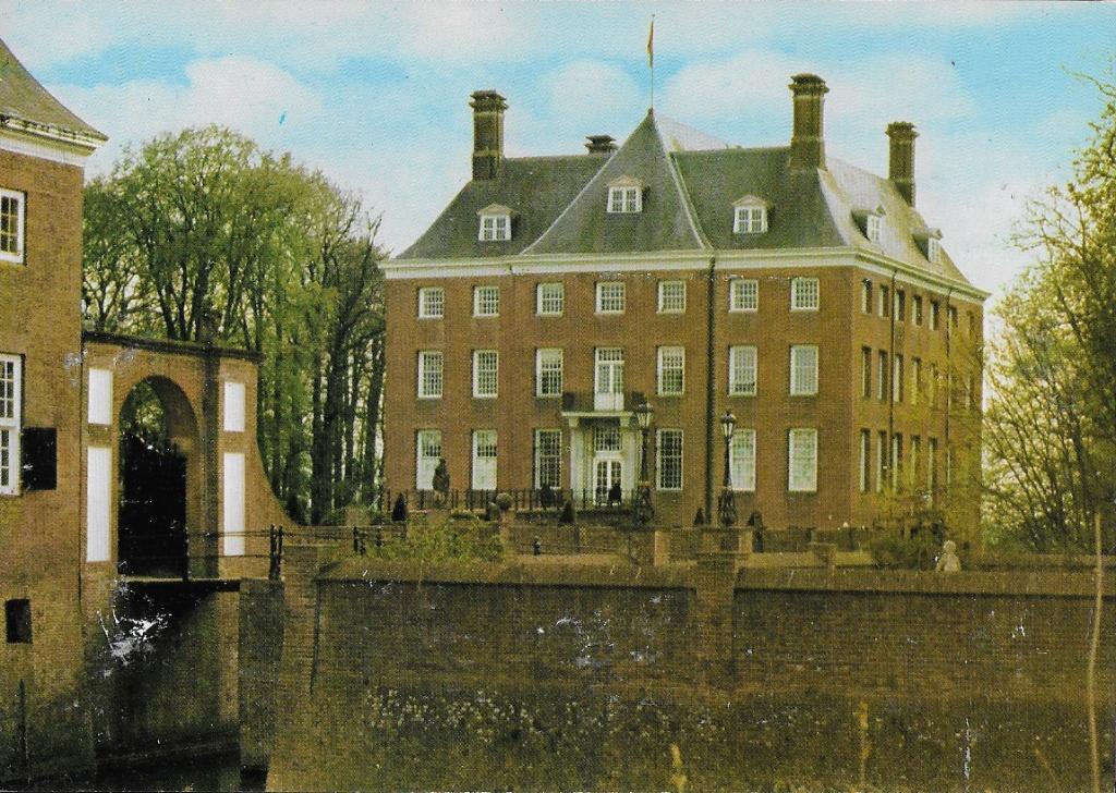 Amerongen kasteel ongelopen ansichtkaart (a221 ), Ophalen of Verzenden, 1980 tot heden, Gelopen