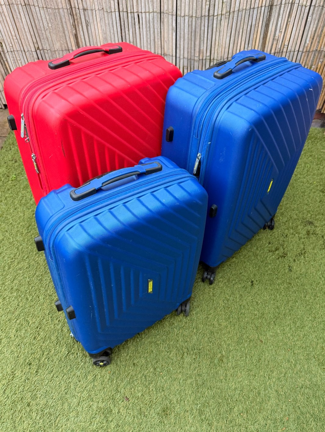 Set van 4 American Tourister koffers - Rood en Blauw, Sieraden, Tassen en Uiterlijk, Gebruikt, 20 tot 30 cm, Minder dan 40 cm