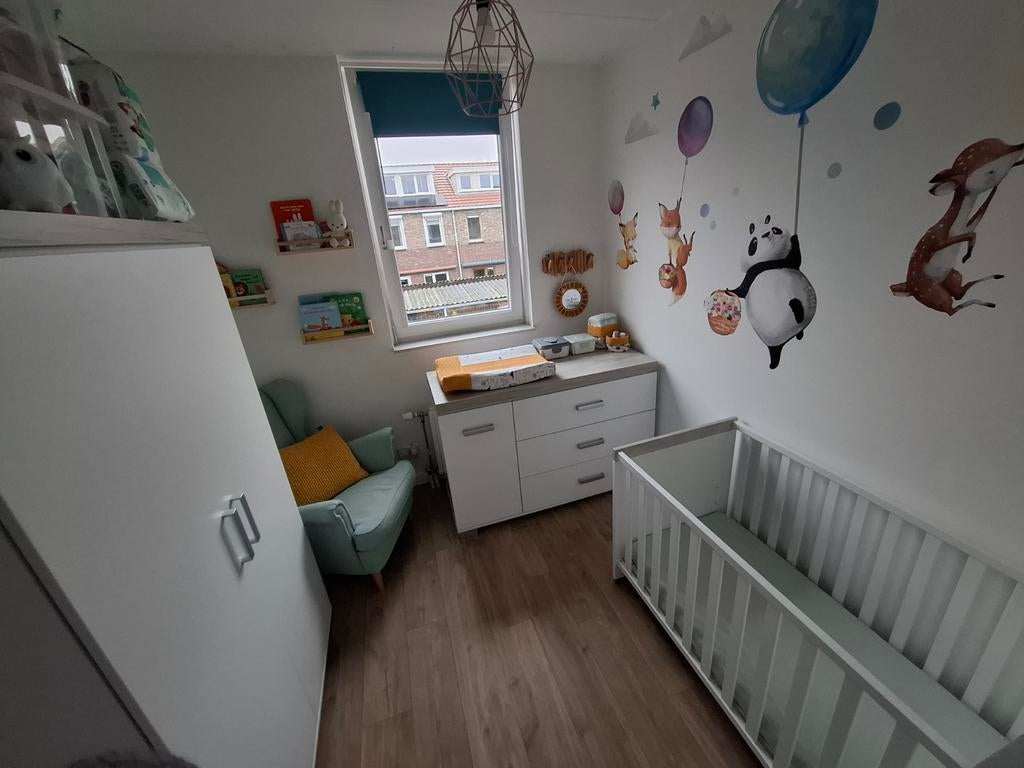 Complete babykamer Intertek Berlijn (kast, bed, commode), Ophalen, Zo goed als nieuw, Jongetje of Meisje