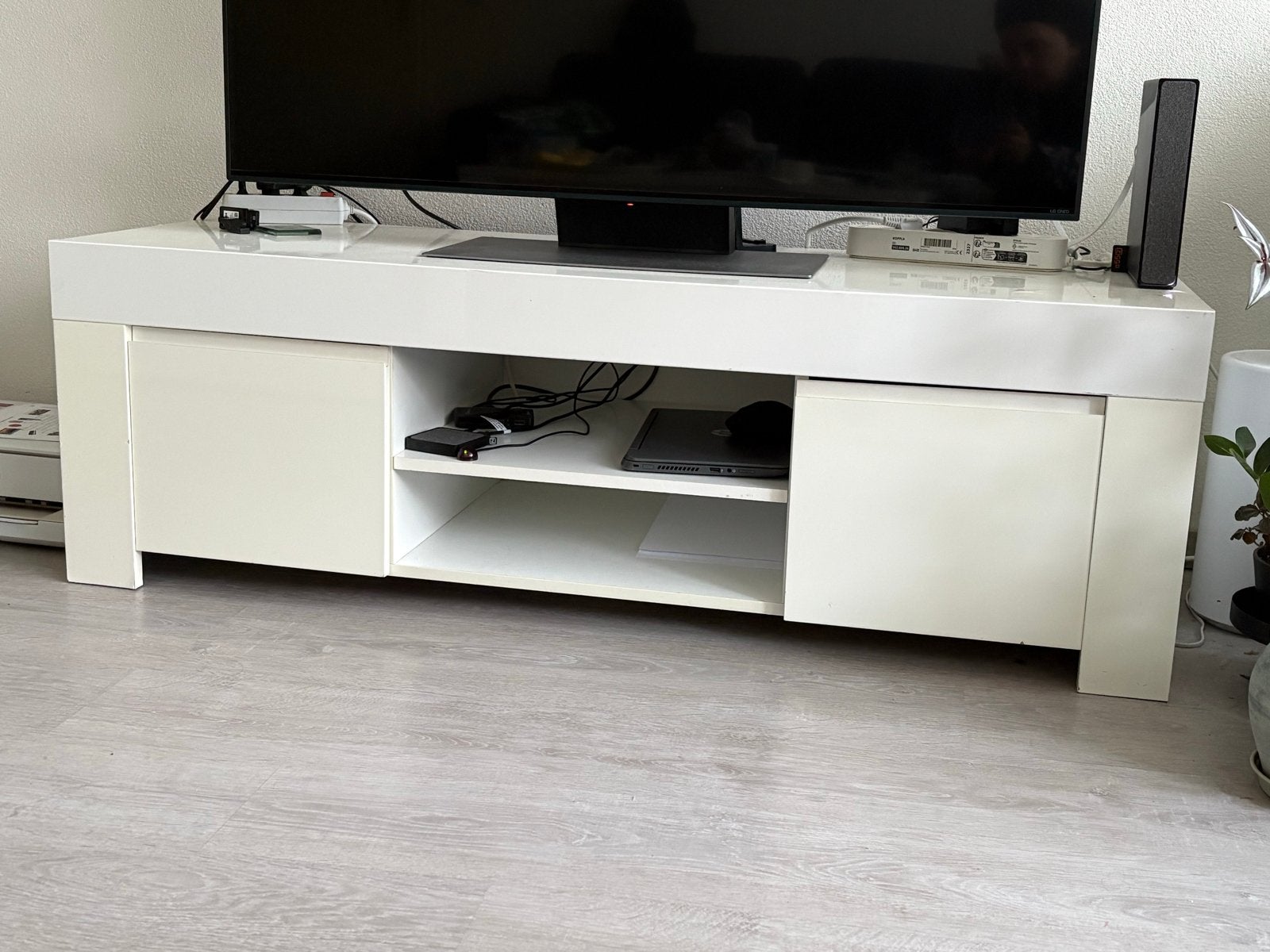 Amalfi tv-meubel 1.40x50en 45 hoog, Ophalen, Kunststof, 100 tot 150 cm, Zo goed als nieuw