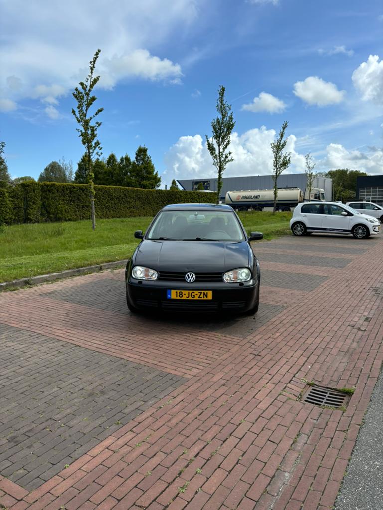 Volkswagen Golf 1.8 20V 110KW 2002 Zwart, Auto's, Volkswagen, Cruise Control, 4 cilinders, Zwart, Origineel Nederlands