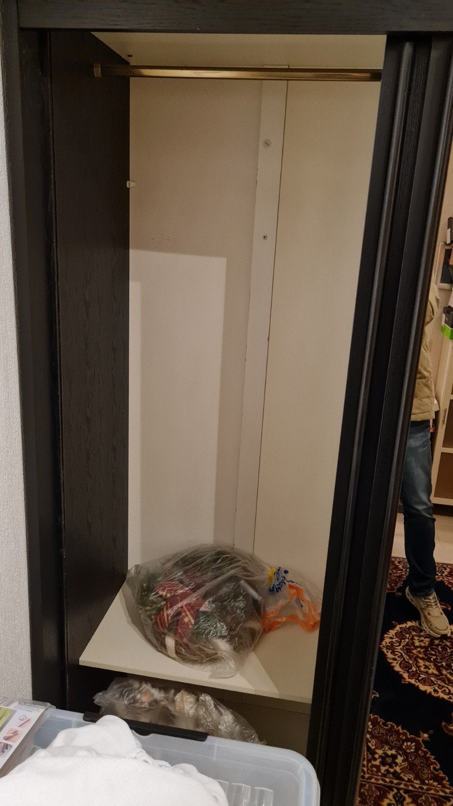 Zwarte kledingkast met schuifdeuren en spiegel, Ophalen, Gebruikt, 100 tot 150 cm, 200 cm of meer