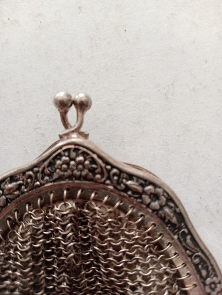 Antieke knipbeurs met ornamenten, Ophalen of Verzenden