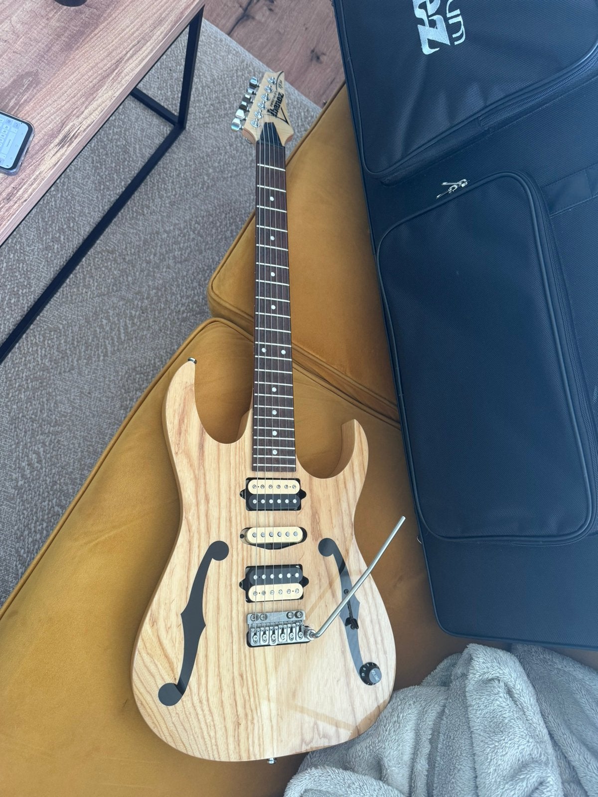 Ibanez PGM80P, Ophalen of Verzenden, Zo goed als nieuw, Solid body, Ibanez