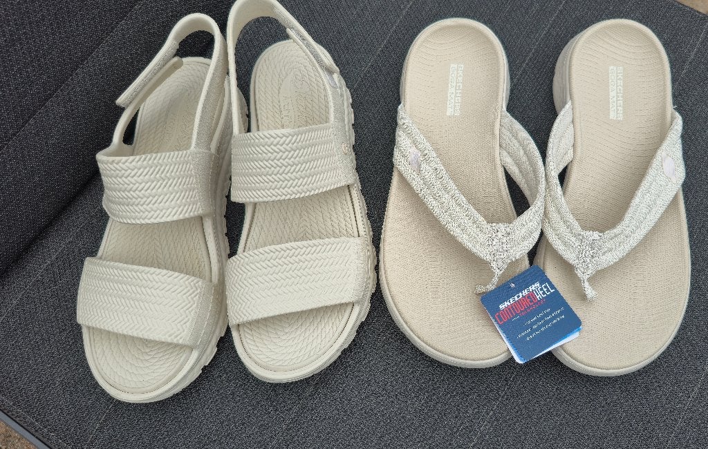 Skechers slippers en sandalen mt 38, Slippers, Skechers, Wit, Nieuw