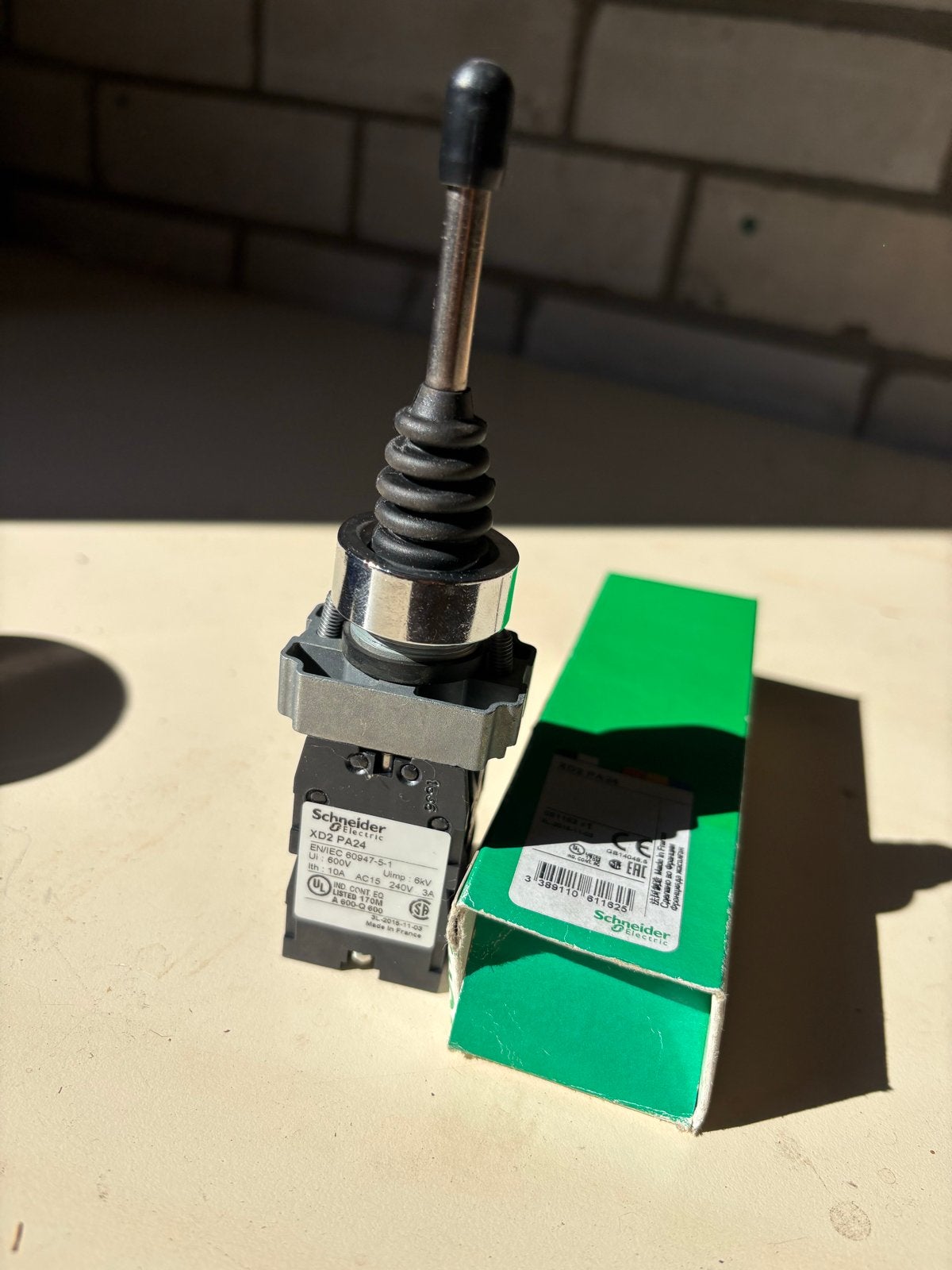 Schneider Electric Joystick XD2 PA24 230V, Ophalen of Verzenden, Nieuw