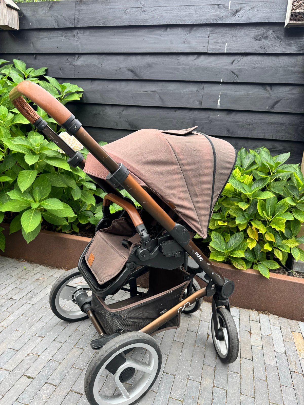 Mutsy Nio kinderwagen – groen (incl. reiswieg en zitje), Ophalen, Gebruikt, Combiwagen, Met reiswieg