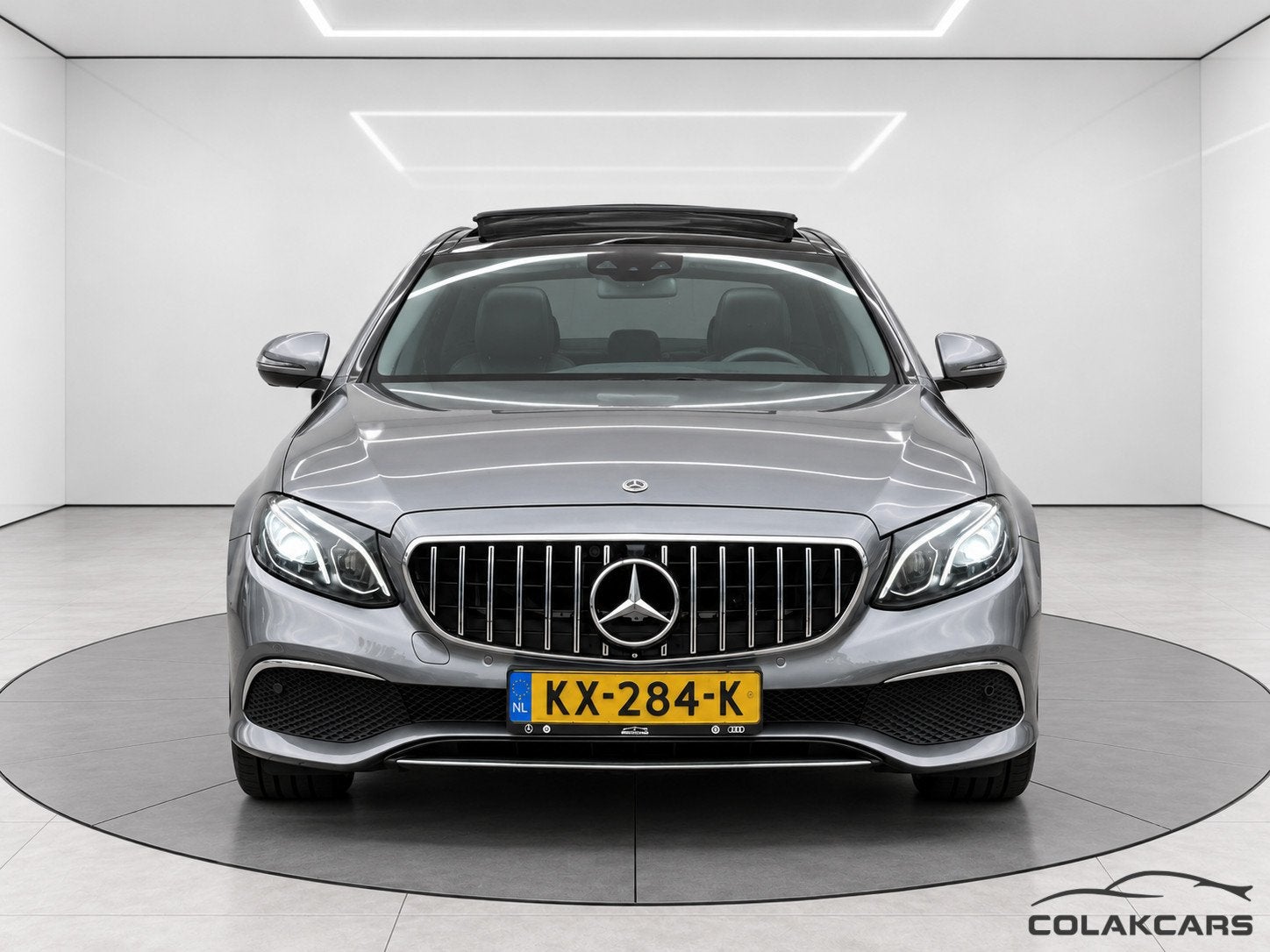 Mercedes-Benz E-Klasse 220 d AMG|Pano|Head-Up|Widescreen|NAP, Achterwielaandrijving, Gebruikt, 4 cilinders, Bedrijf