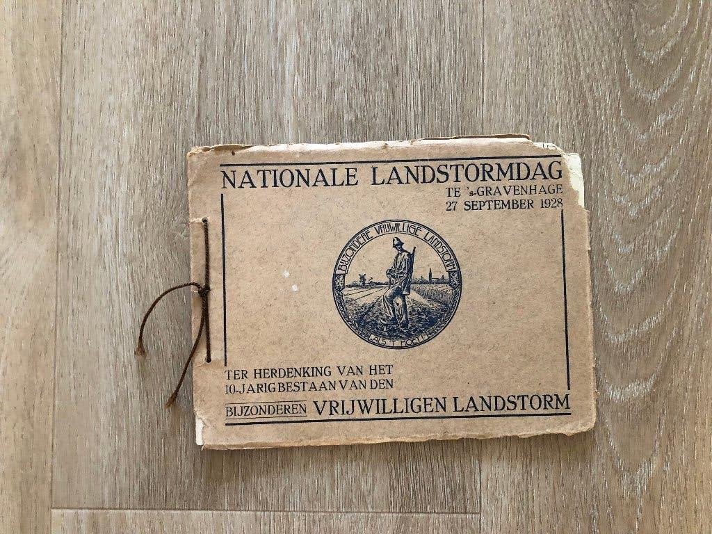 Gedenkboek Nationale Landstormdag 1928, Verzamelen, Militaria | Algemeen, Ophalen of Verzenden, Landmacht, Nederland, Boek of Tijdschrift