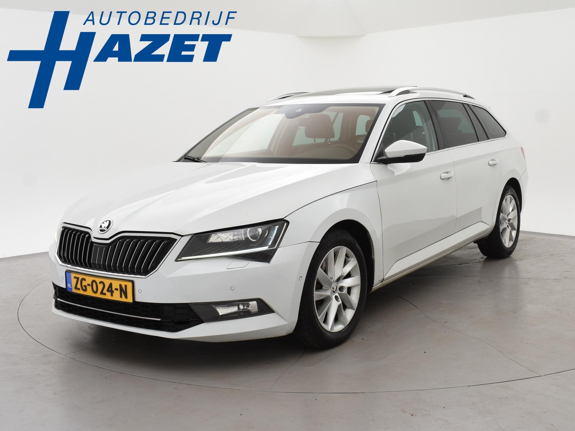 Skoda Superb Combi 2.0 TDI 150 PK DSG AUT. *BTW* + PANORAMA, Auto's, Gebruikt, 4 cilinders, 168 €/maand, Superb