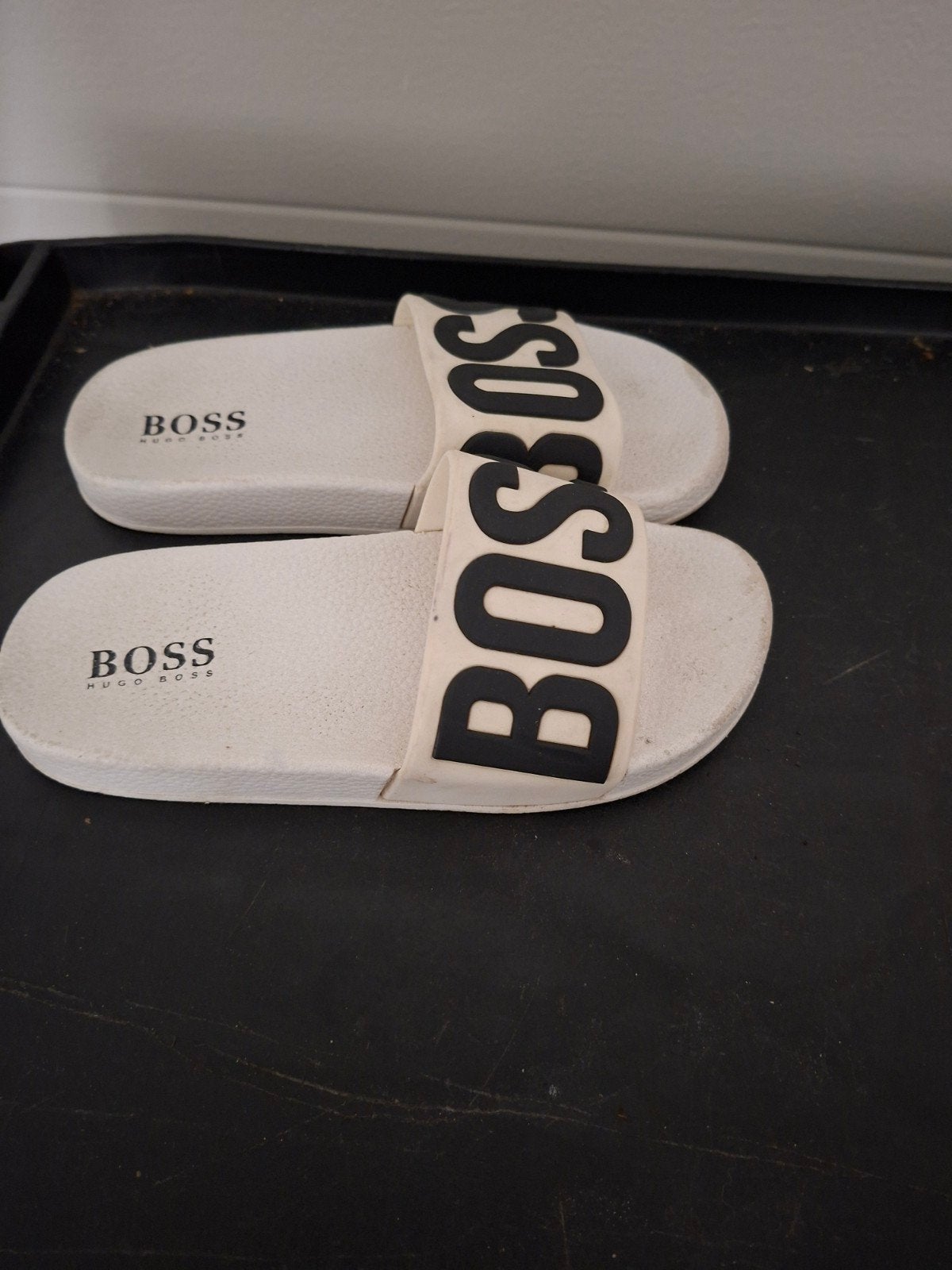 Hugo Boss slippers maat 34, Ophalen of Verzenden, Gebruikt, Hugo Boss, Jongen of Meisje