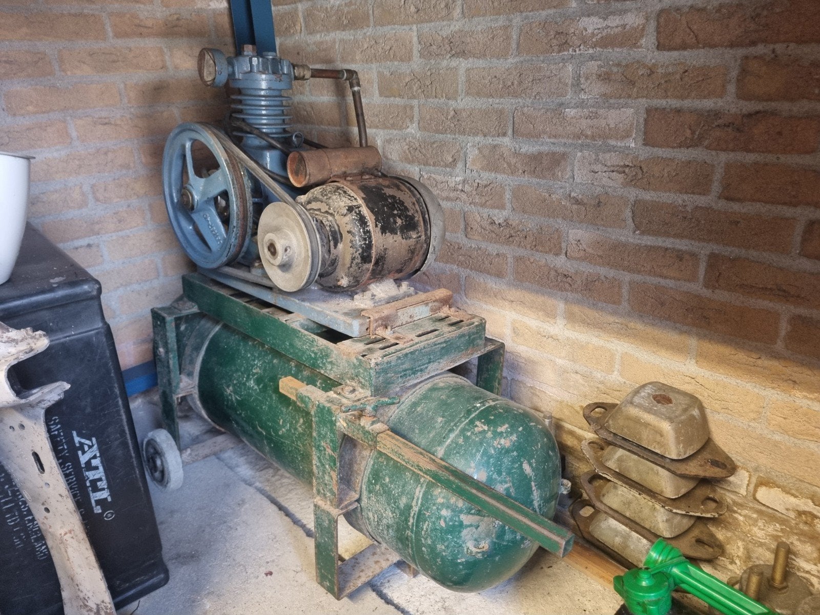 Vintage compressor Broom & Wade Ltd., Ophalen, Gebruikt, Minder dan 200 liter/min