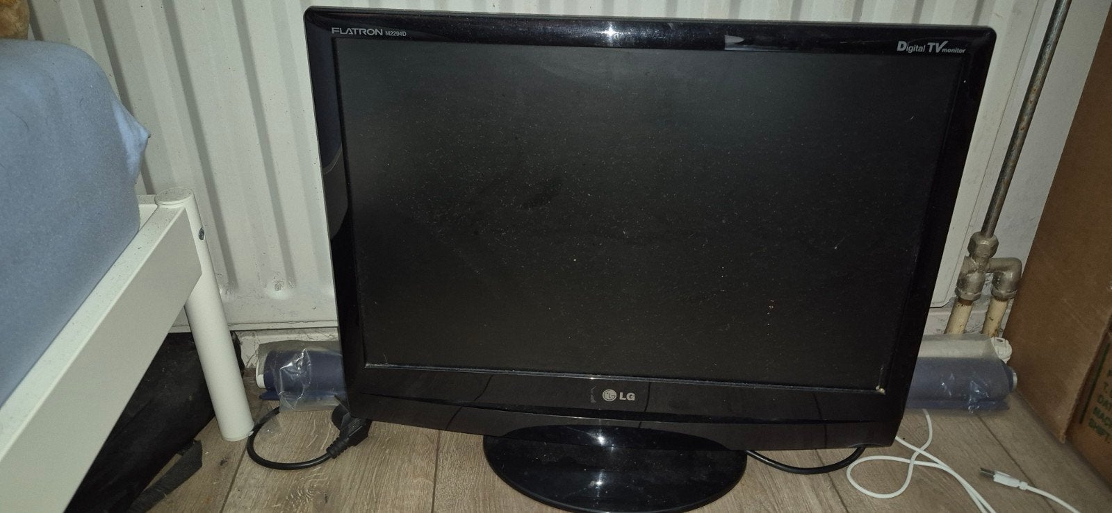 LG Flatron M228WA LCD TV met afstandsbediening, Audio, Tv en Foto, Televisies, Ophalen, Gebruikt, 40 tot 60 cm, LG