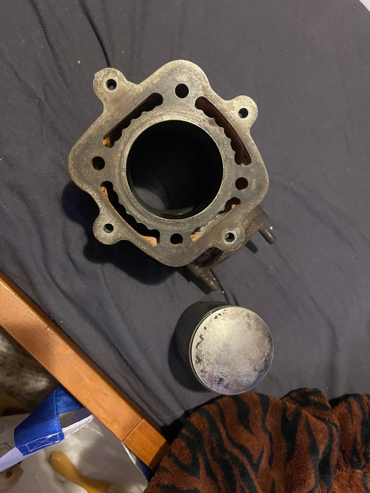 150cc cilinder met zuiger komt met kop, Ophalen of Verzenden