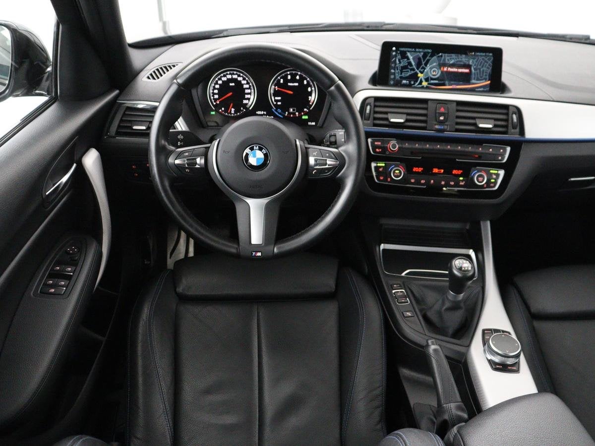 BMW 1-serie 118i High Executive M-sport | Leder | Full LED |, Auto's, BMW, 1-Serie, Euro 6, Origineel Nederlands, Bedrijf