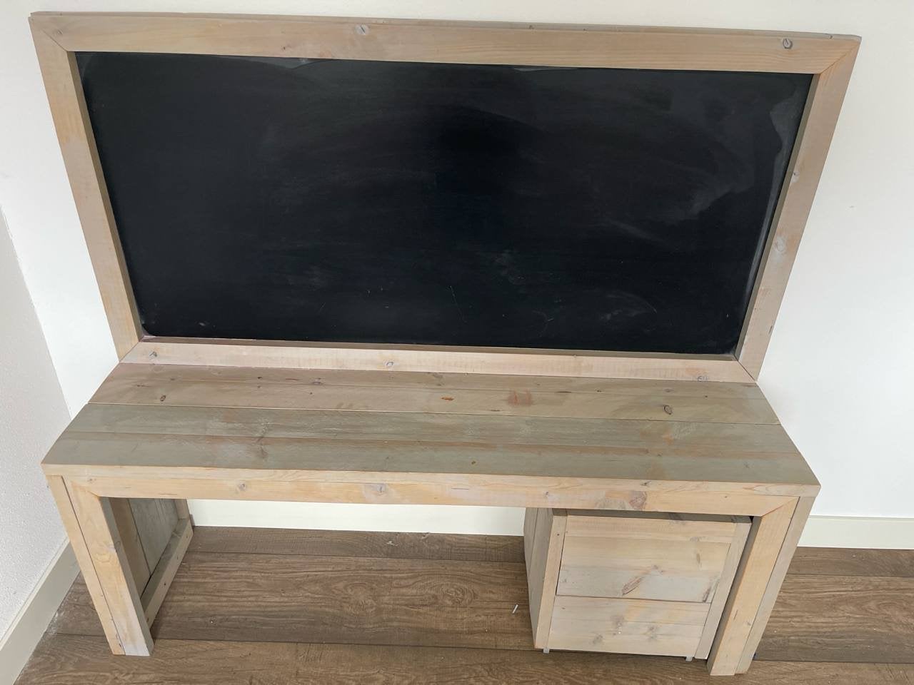 Houten kinderbureau met krijtbord, 160 cm, Gebruikt, Hout, Kinderbureau