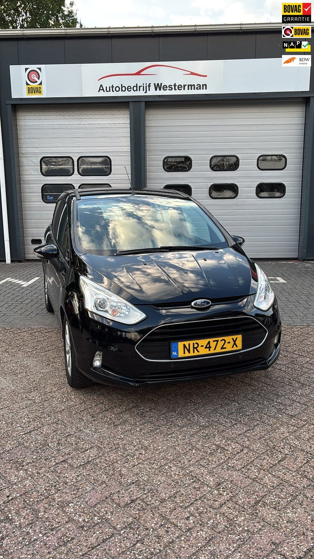 Ford B-Max 1.0 EcoBoost Titanium cruise / trekhaak / garanti, Auto's, Dealer onderhouden, 101 pk, Gebruikt, Zwart