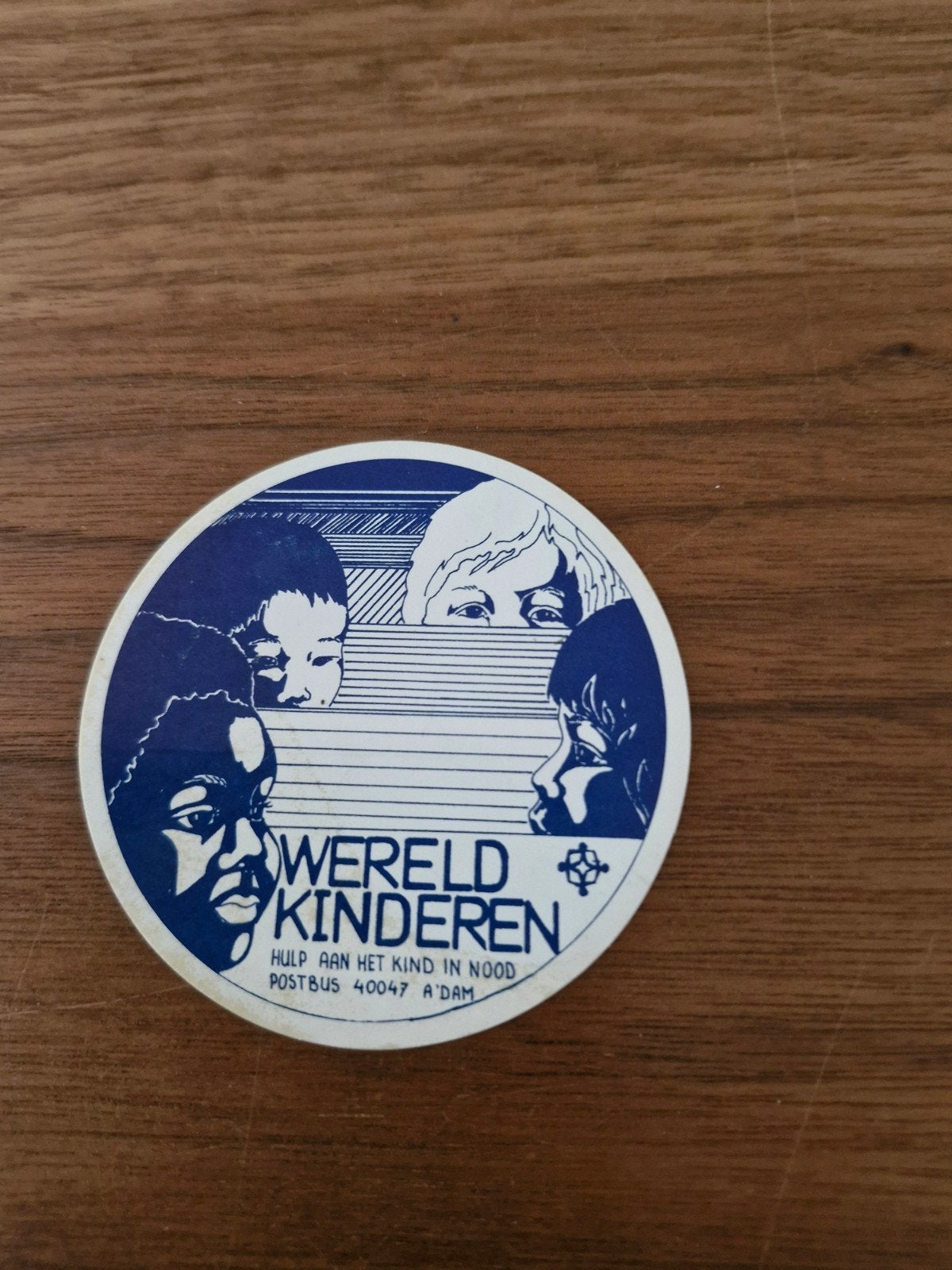 11737 Vintage Wereld Kinderen Sticker - Hulp aan het Kind in, Ophalen of Verzenden