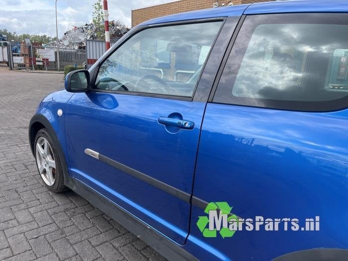 Portier 2Deurs links van een Suzuki Swift, Gebruikt, -, Deur, -