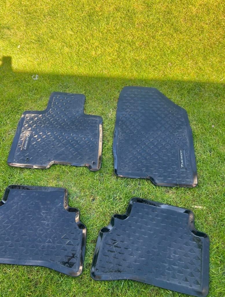 rubberen mattenset hyundai tucson, Ophalen, Gebruikt