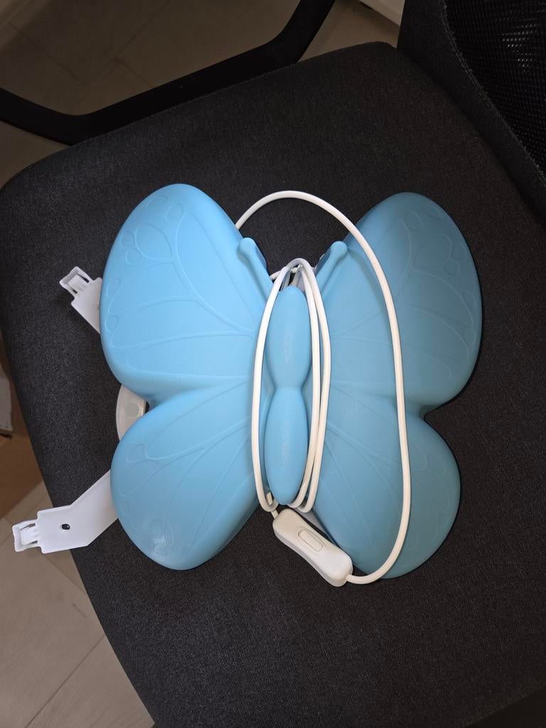 Mooie blauwe vlinder wandlamp voor kinderkamer, Ophalen of Verzenden, Gebruikt, Kunststof, Kinderkamer, speels