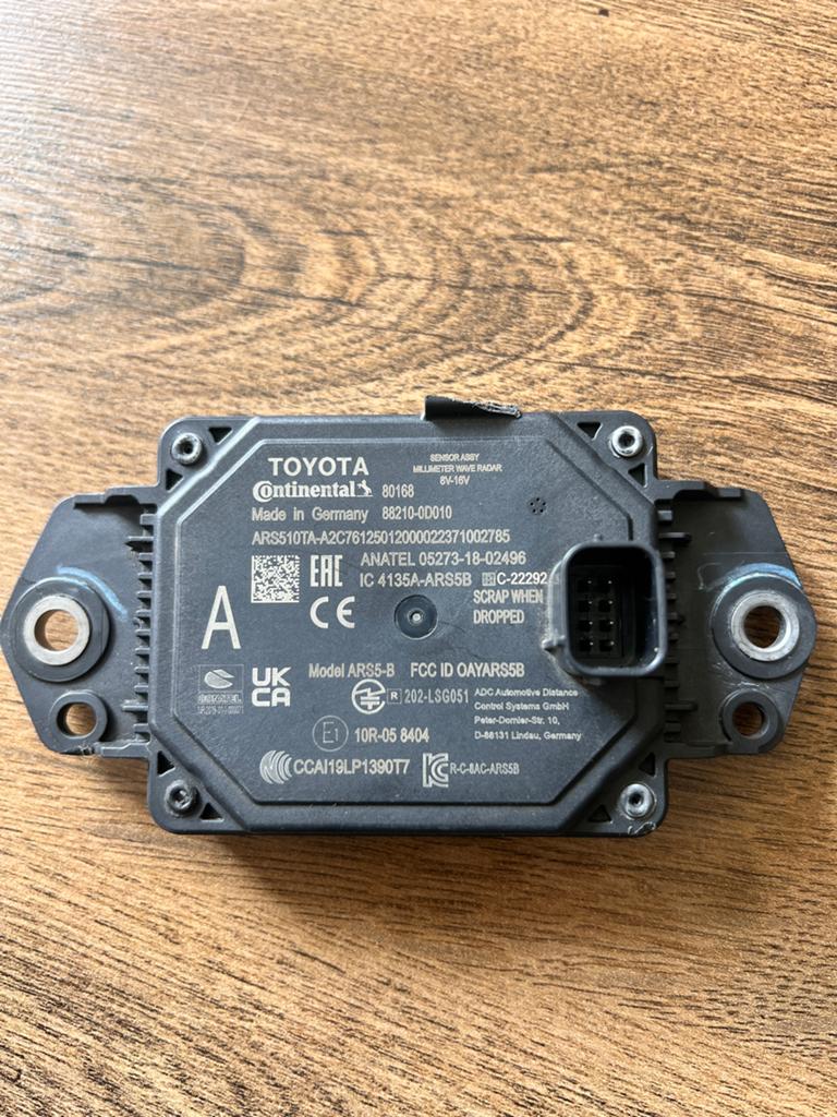 88210-0D010  Toyota Yaris Cross Hybrid ACC Radar sensor, Auto-onderdelen, Ophalen of Verzenden, Gebruikt, Toyota