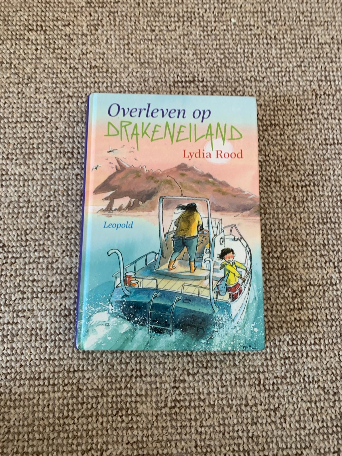 Overleven op Drakeneiland - Avontuurlijk jeugdboek, Ophalen of Verzenden, Zo goed als nieuw, Fictie