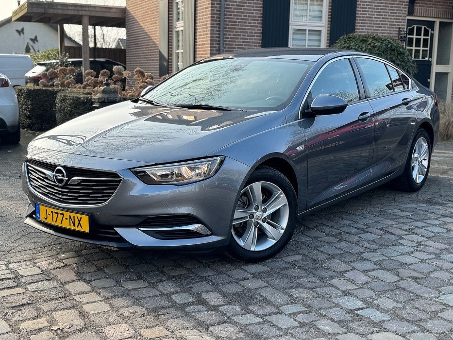 Opel Insignia HB 1.5T 165pk autom Bns Exe ecc,1/2leer,lmv,na, Gebruikt, Euro 6, 4 cilinders, Lichtsensor