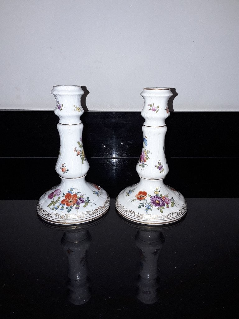 2 Antieke handgeschilderde Dresden kandelaars vol bloemen, Verzenden