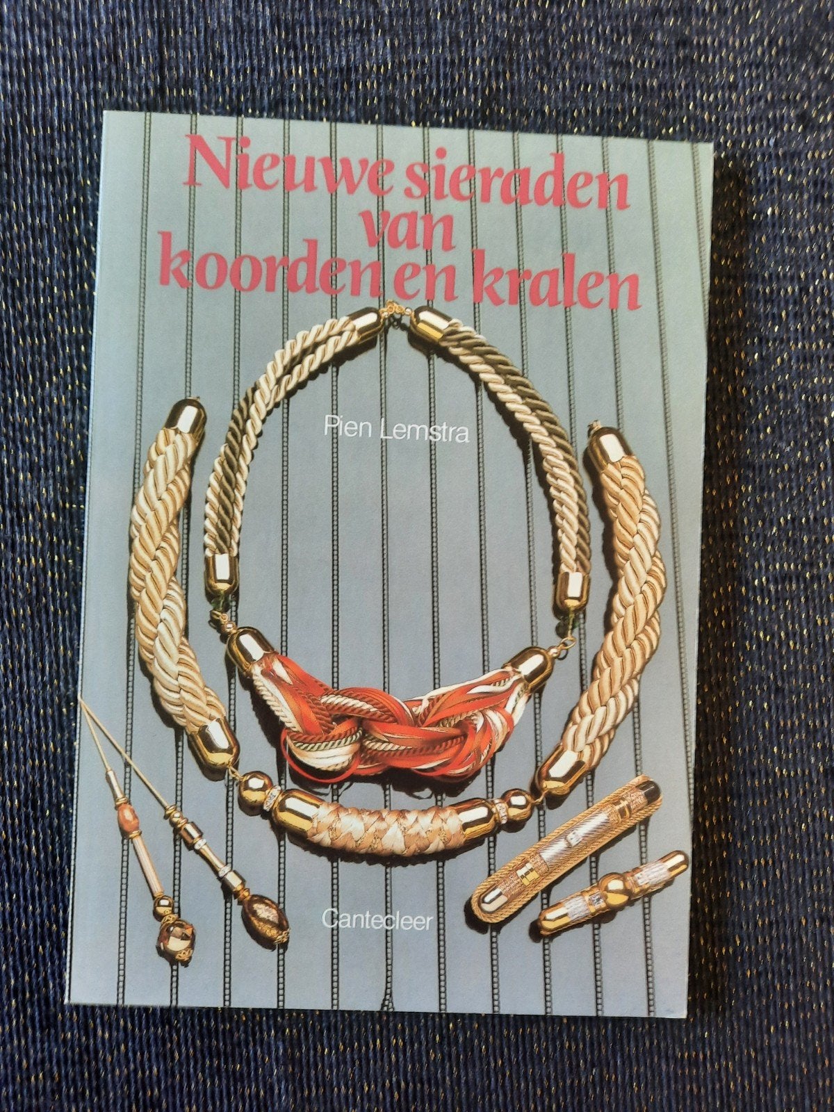 Nieuwe sieraden van koorden en kralen - Pien Lemstra, Ophalen of Verzenden, Nieuw, Sieraden maken, Pien Lemstra