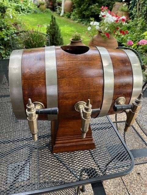 Houten tapzuil ton met antieke tapkranen mancave, Ophalen of Verzenden