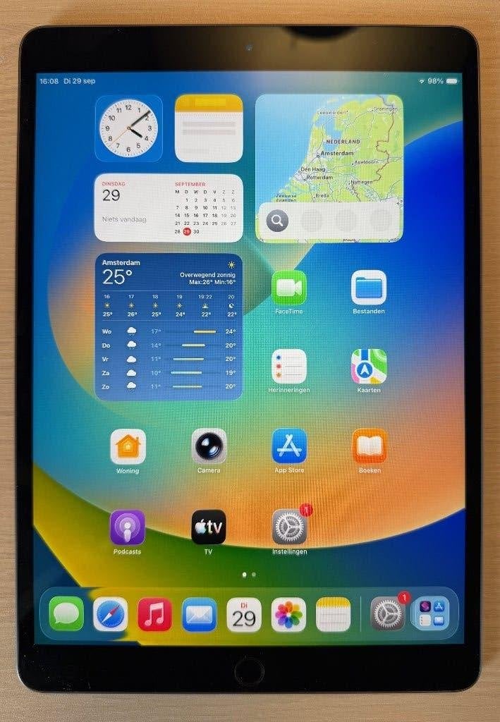Foto 3 van 4 KEER - Apple iPad Air 3e generatie – nette staat