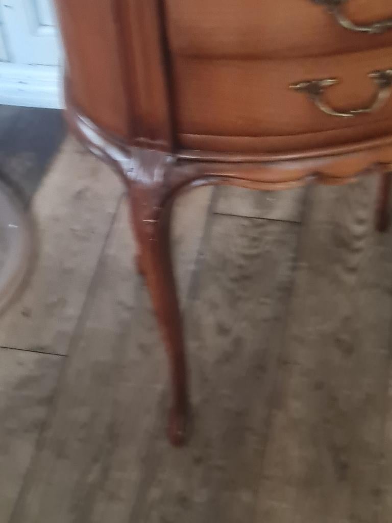 Zeer oud elegant bijzetkastje, Ophalen of Verzenden