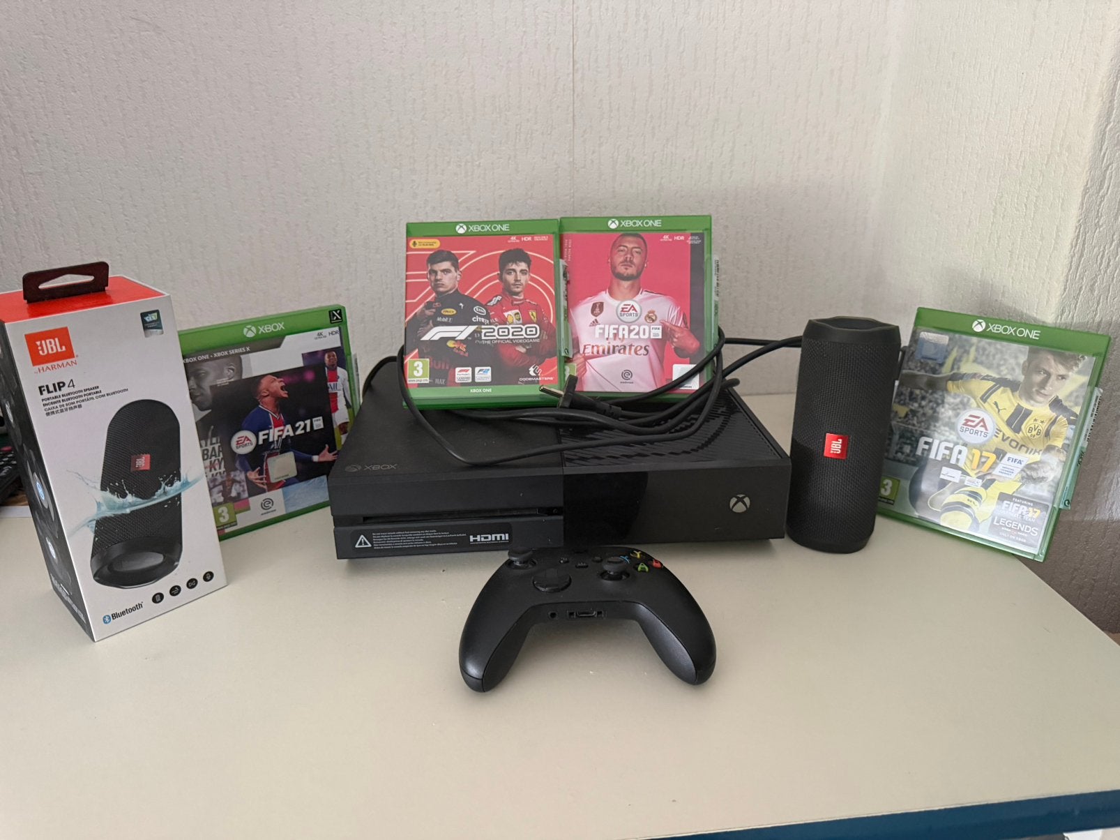 Xbox one 500 GB met controller en JBL flip 4, Spelcomputers en Games, Ophalen, Xbox One, Met 1 controller, 500 GB