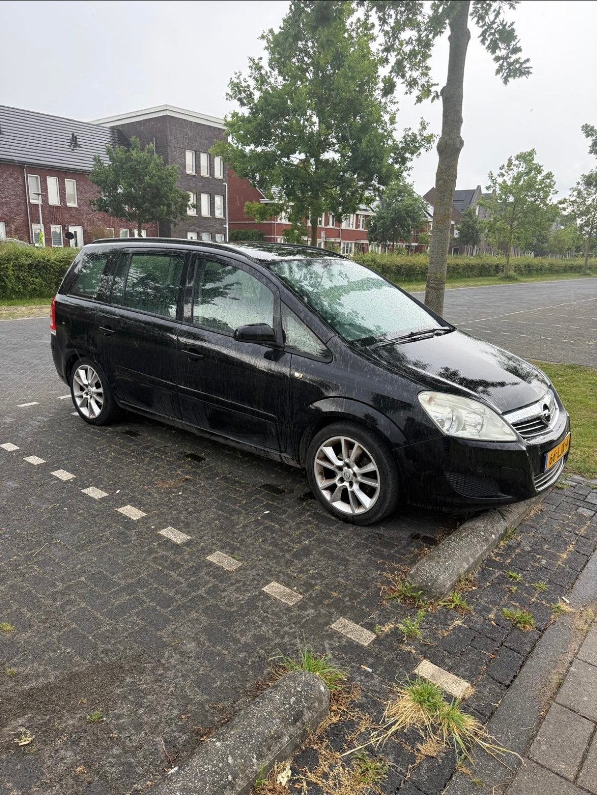 Opel Zafira 1.8 2010 Zwart, Voorwielaandrijving, 4 cilinders, Zwart, Particulier