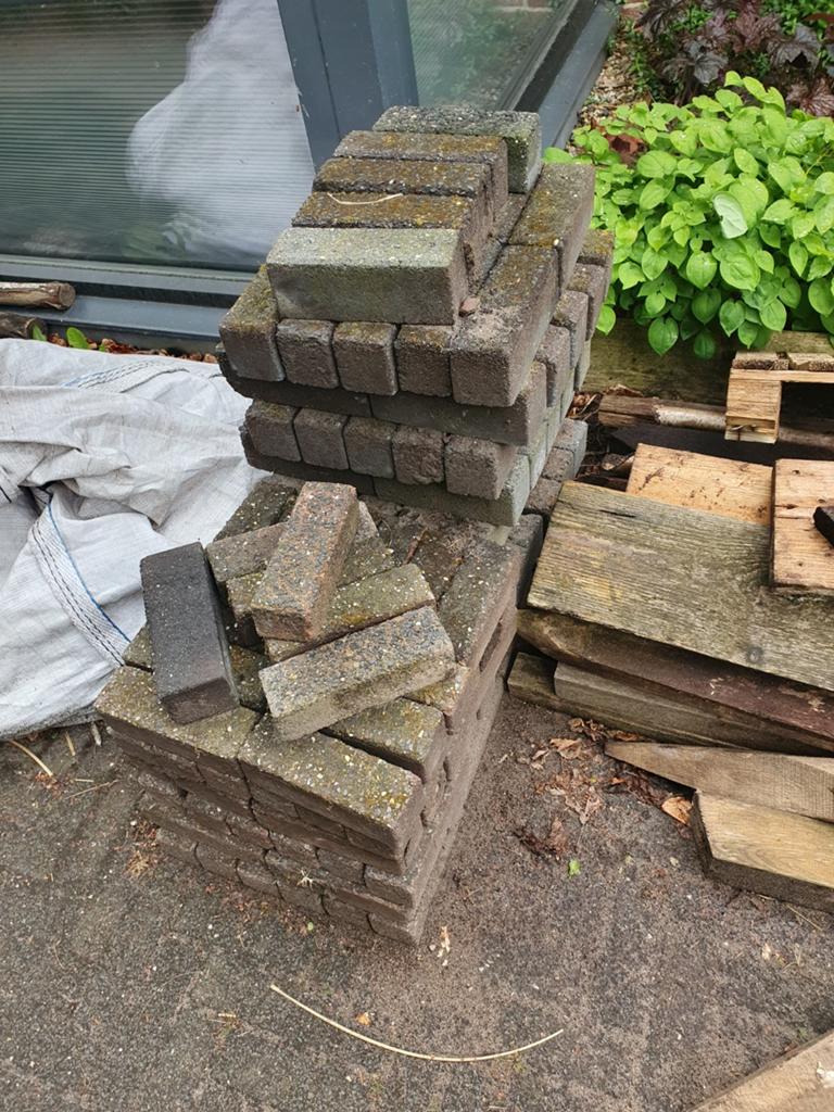 Restje klinkers / straatstenen, Tuin en Terras, Tegels en Klinkers, Ophalen, Beton, Klinkers