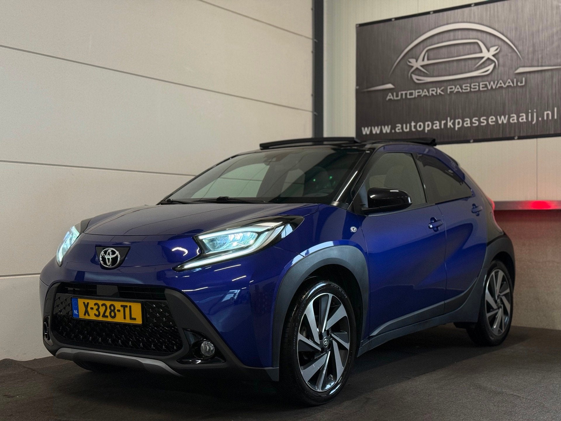 Toyota Aygo X 1.0 VVT-i S-CVT Premium Pano, ACC, Apple Carpl, Auto's, Stof, Gebruikt, 3 cilinders, 998 cc