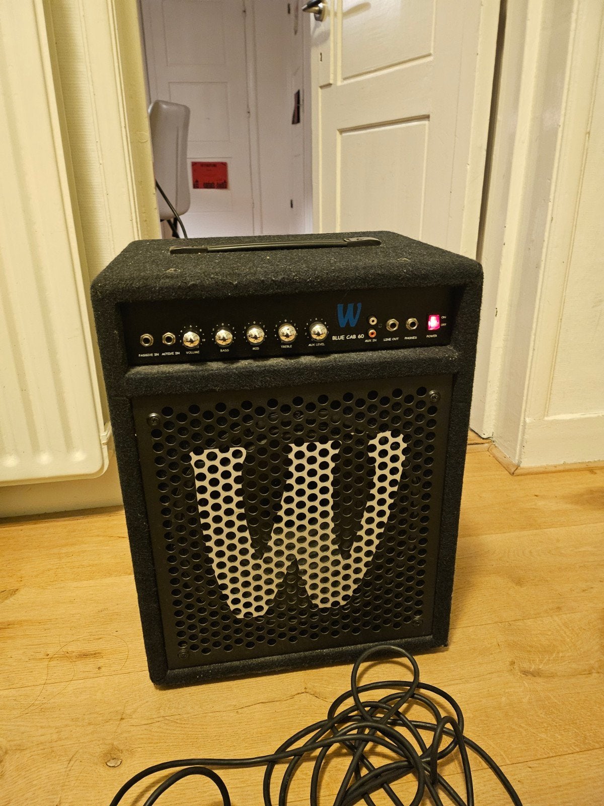 Warwick Blue Cab 60  basgitaar versterker 69W, Ophalen, Zo goed als nieuw, Basgitaar, 50 tot 100 watt