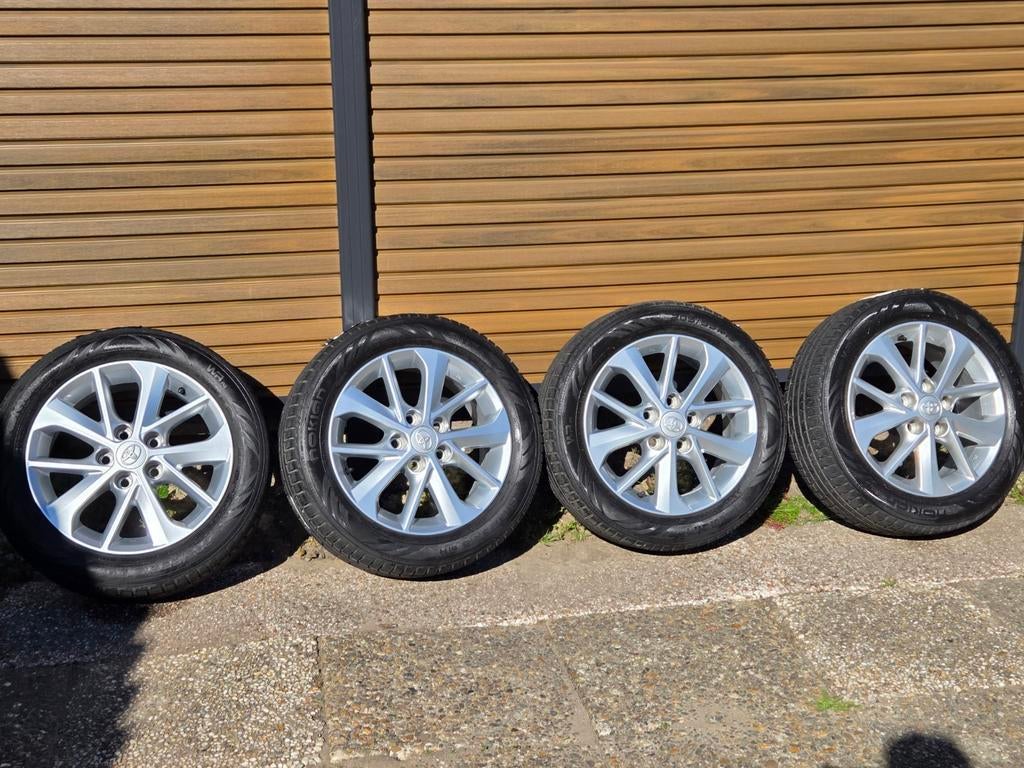 4x Originele Toyota velgen met winterbanden 205/55R16, Gebruikt, 16 inch, Banden en Velgen, Personenwagen
