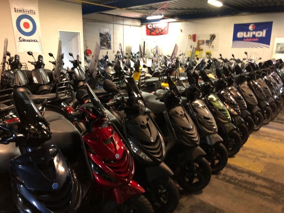 Foto 11 van GROOTAANBOD: 120X PIAGGIO ZIP SP VESPA SPRINT S  SPEEDFIGHT