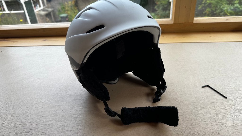 Skihelm wit, maat L/XL, met draaibare verstelknop, Overige merken, Overige typen, Ophalen of Verzenden, Zo goed als nieuw