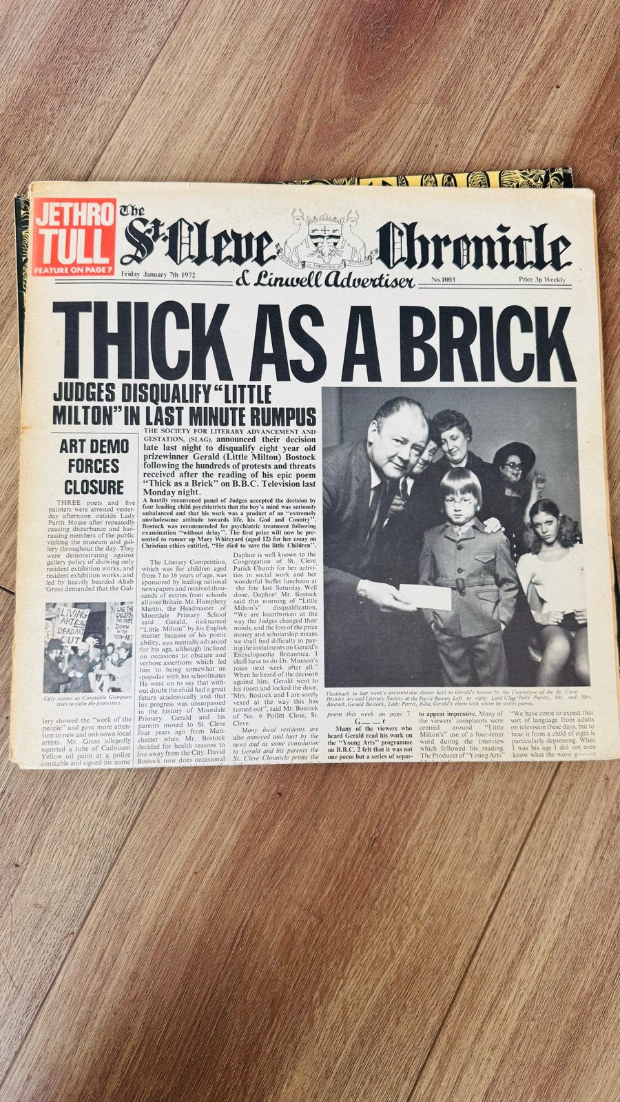 Jethro Tull - Thick as a Brick (St. Cleve Chronicle), Ophalen of Verzenden, Gelezen, Krant