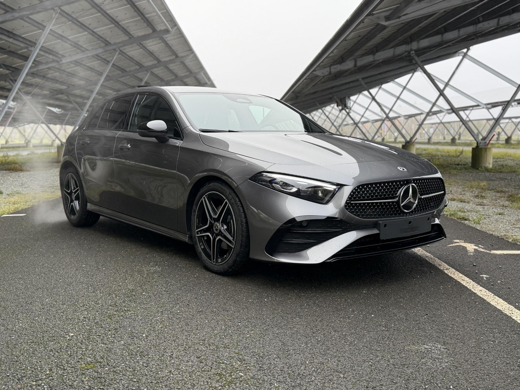Mercedes-Benz A-klasse 180 Business Solution AMG | Night | P, Auto's, Mercedes-Benz, 136 pk, 4 cilinders, Bedrijf, Nieuw