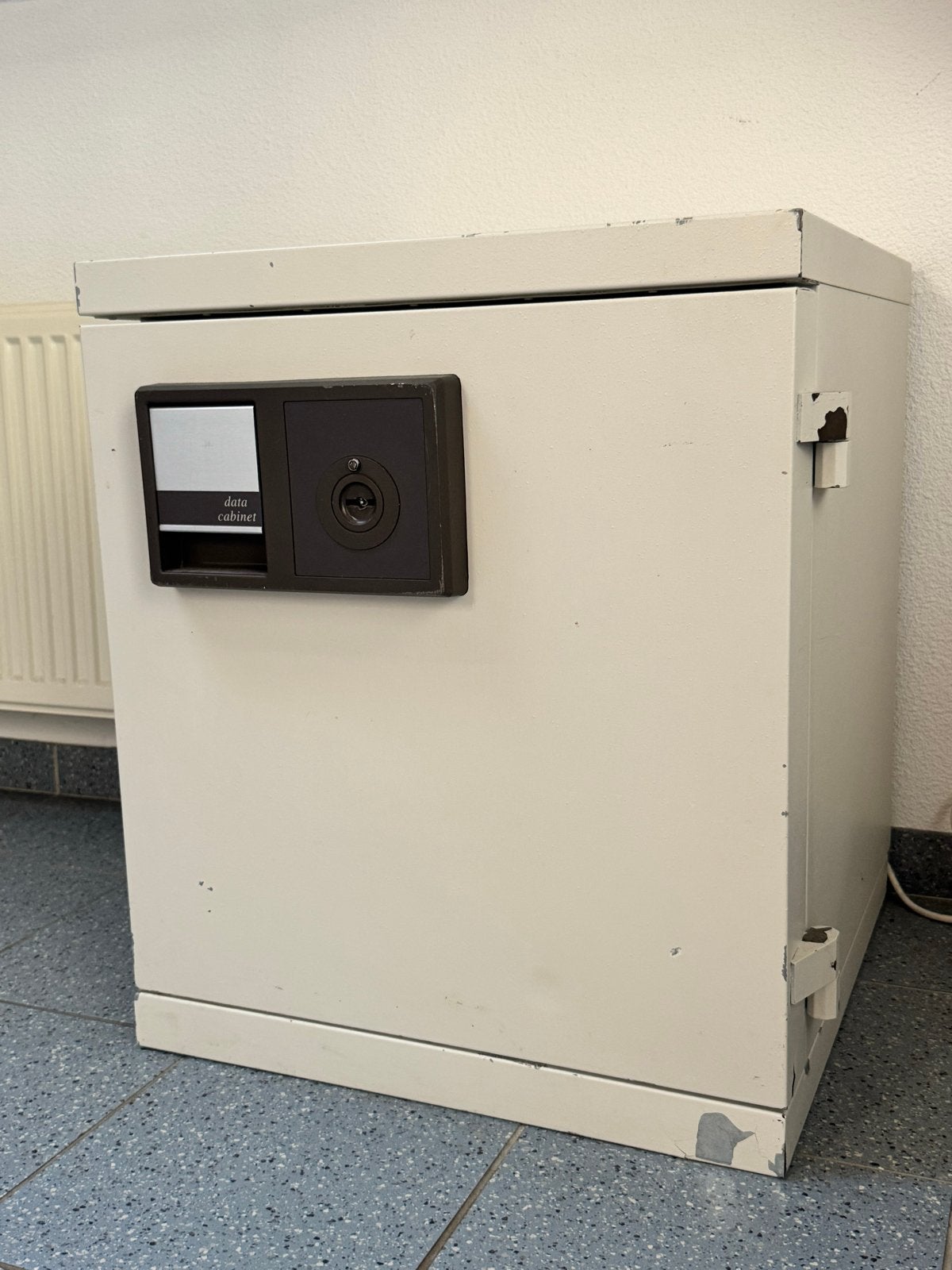 GRATIS! Brandbeveiligde Datakluis S 60 DIS - 2001 Model, Huis en Inrichting, Ophalen of Verzenden, Gebruikt