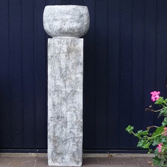 Set zuil / plantenzuil - sokkel in lichtgrijs + pot (nieuw), Huis en Inrichting, Niet ingevuld, Niet ingevuld, Niet ingevuld