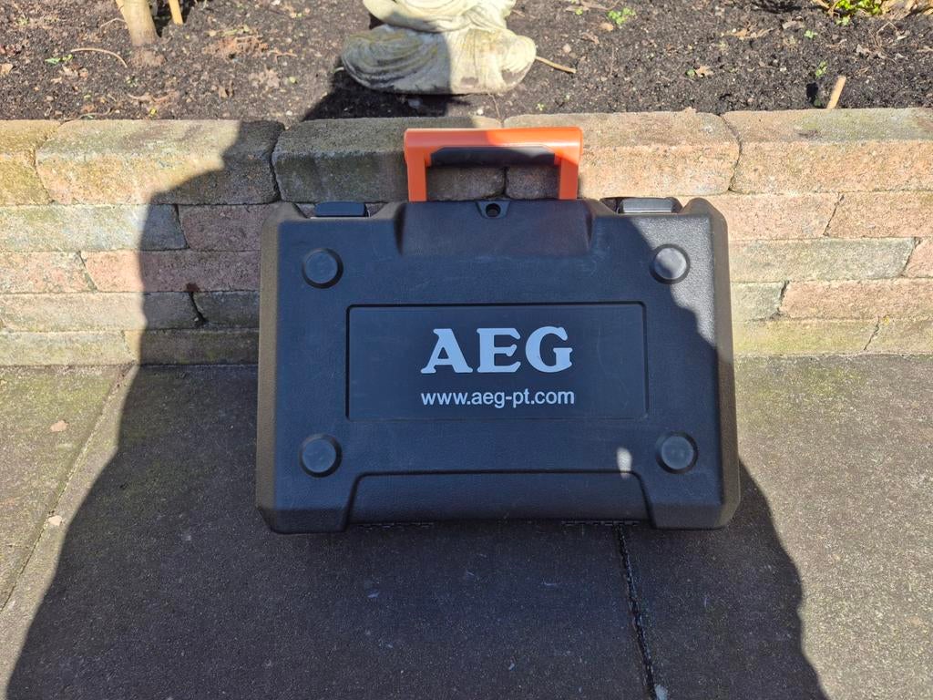 AEG Accu Schroefmachine - Compact en Werkend, Ophalen, Gebruikt, Variabele snelheid, Boor- en Schroefmachine